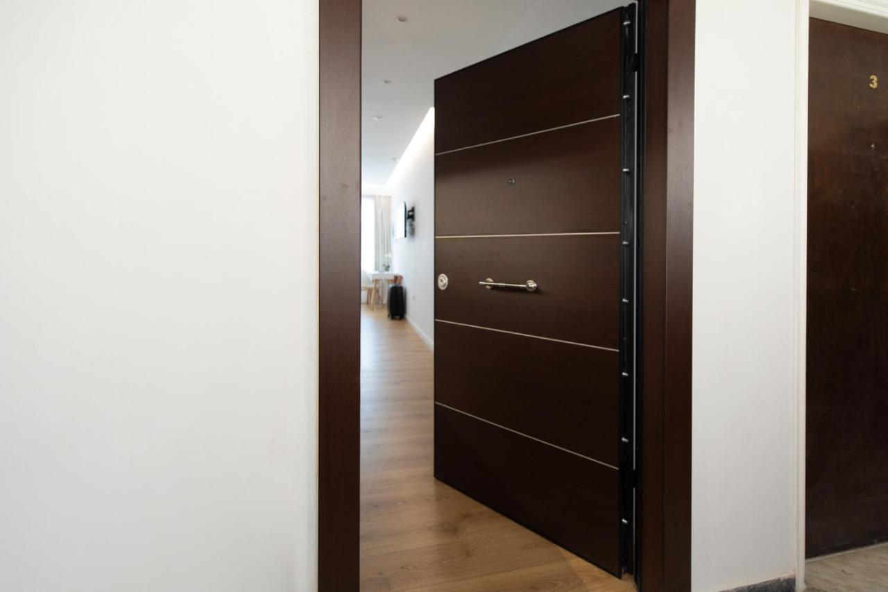 Minimal Apartment In Plaka Atenas Exterior foto